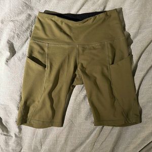 Hunter green biker short with pockets
